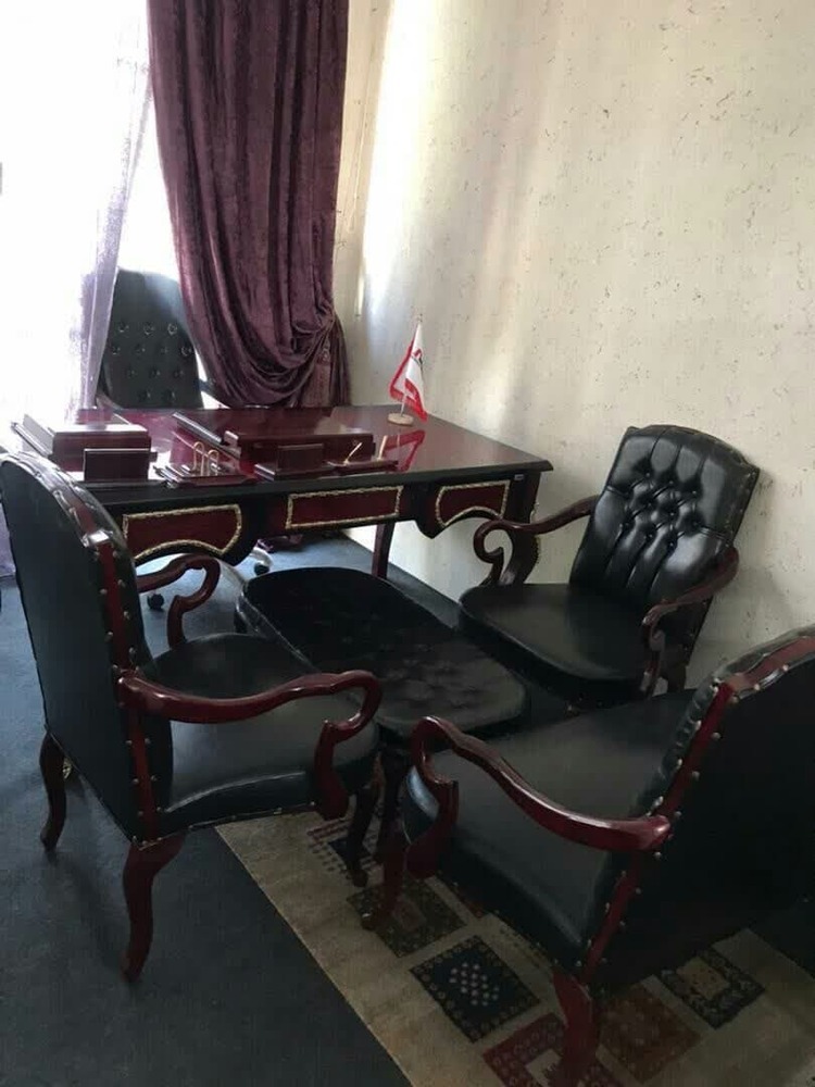 میز سلطنتی با مبل چپندر